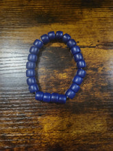 Load image into Gallery viewer, Boxy Matt (yellow or blue) - Beaded Bracelet
