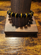 Load image into Gallery viewer, Black/Gold Tibetan Stripe - Beaded Bracelet
