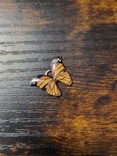 Load image into Gallery viewer, Butterfly (various colors) - Charm