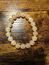 Load image into Gallery viewer, White/Gold Tibetan Stripe - Beaded Bracelet
