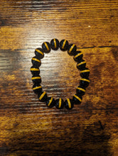 Load image into Gallery viewer, Black/Gold Tibetan Stripe - Beaded Bracelet
