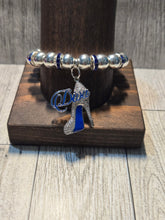 Load image into Gallery viewer, Blue &amp; White Diva - Beaded Bracelet
