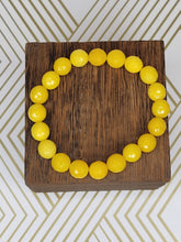 Load image into Gallery viewer, Yellow Faceted Sim. Jade - Beaded Bracelet
