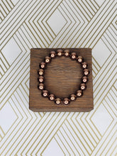 Load image into Gallery viewer, Bronze pearl - Beaded Bracelet
