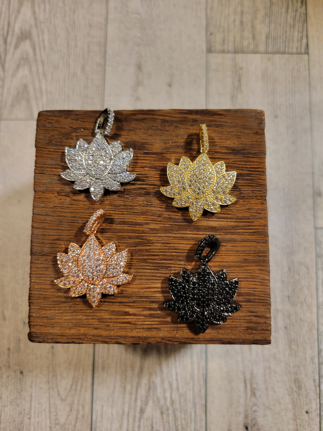 Lotus Flower - Charm