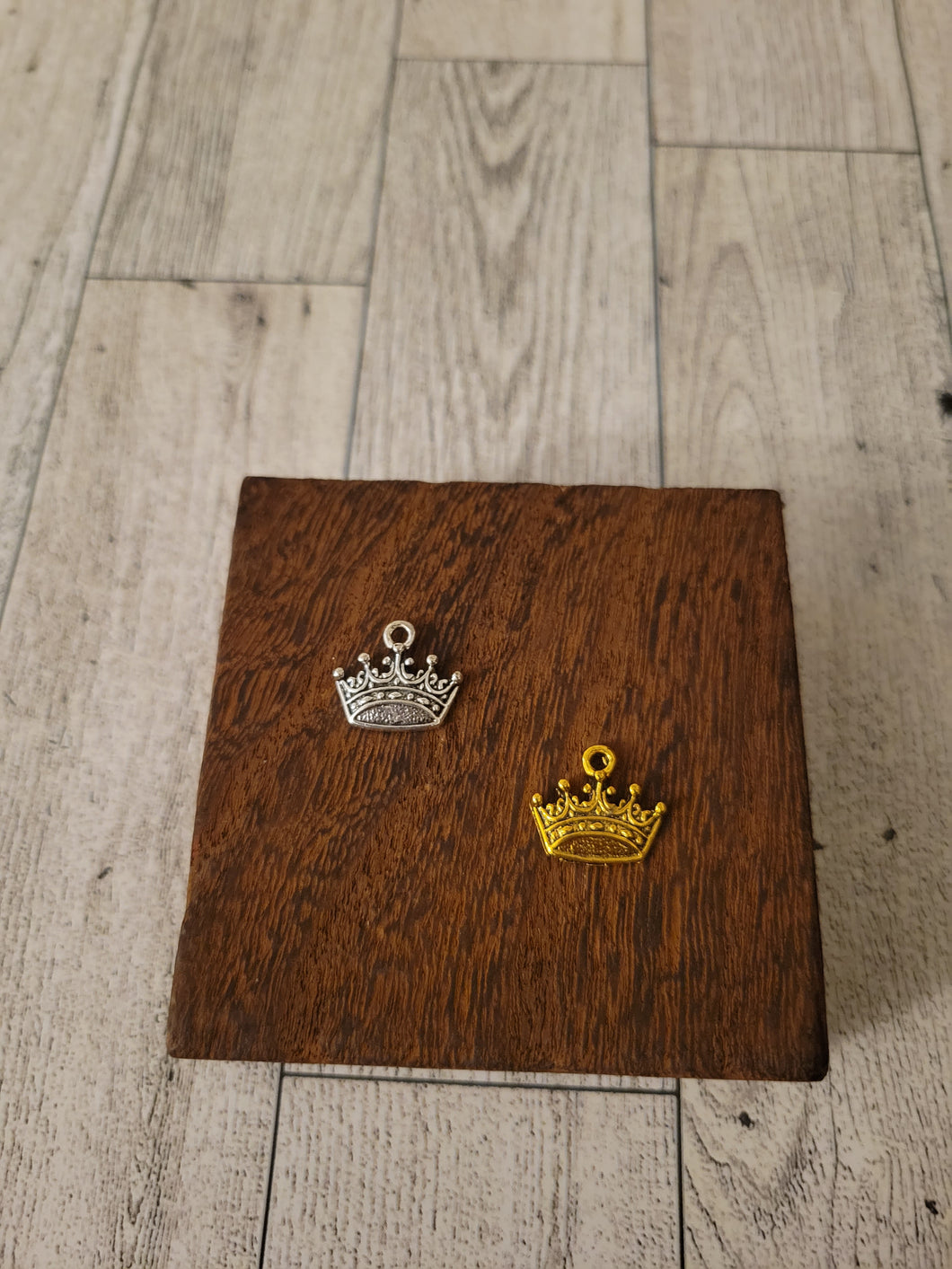 Antique Crown (small) - Charm