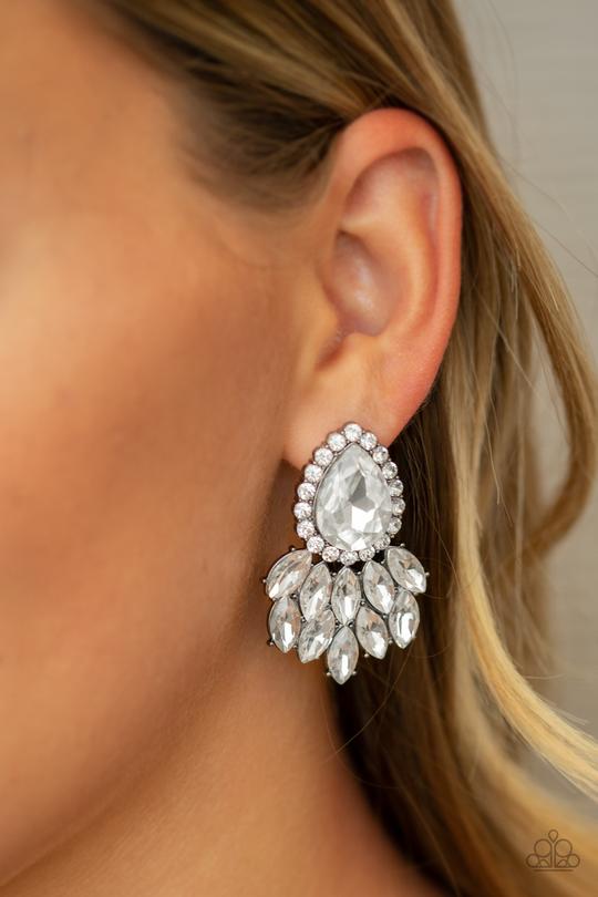 A Breathe of Fresh Heir - Black - Paparazzi Accessories