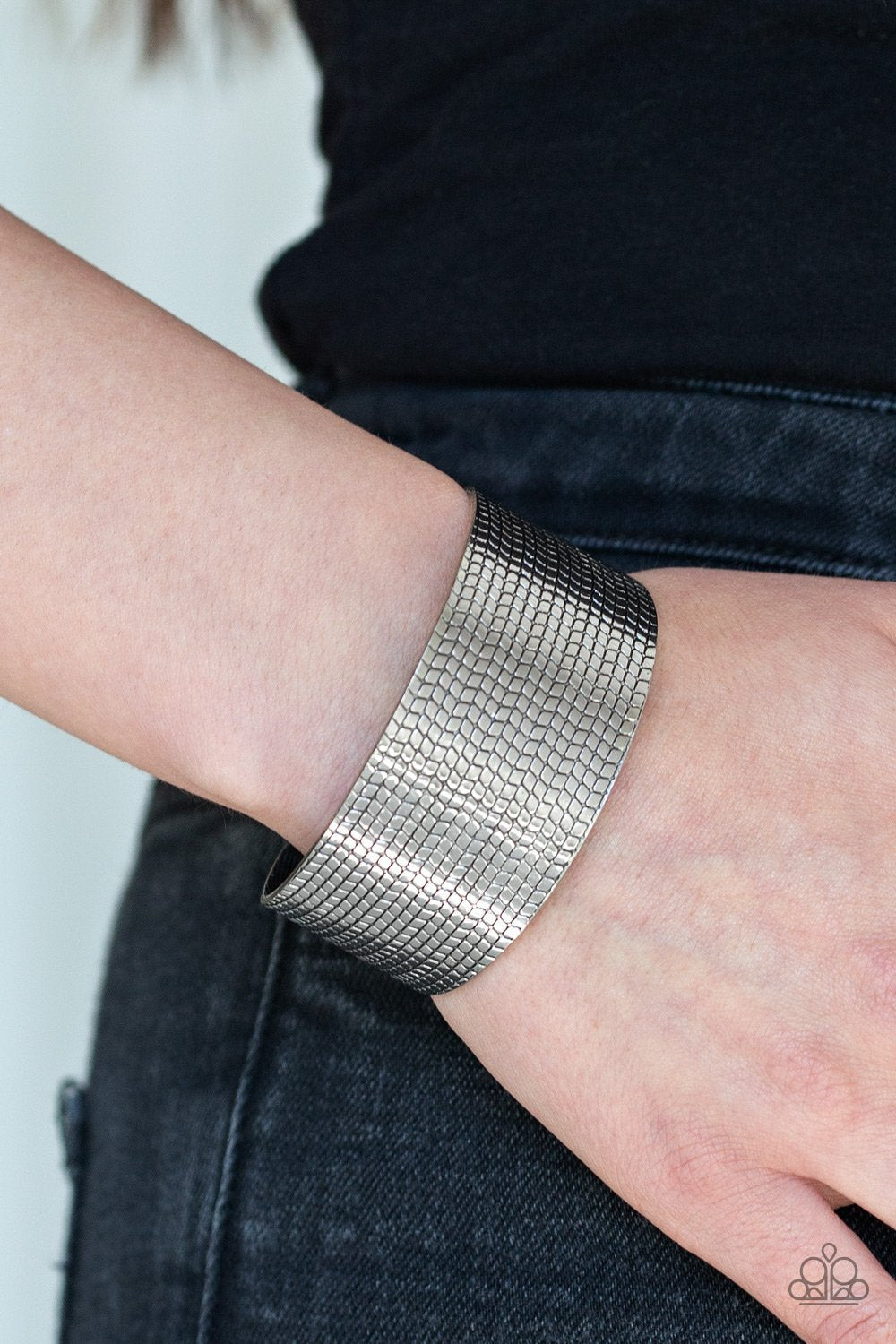 Texture Trailblazer - Silver - Paparazzi Accessories
